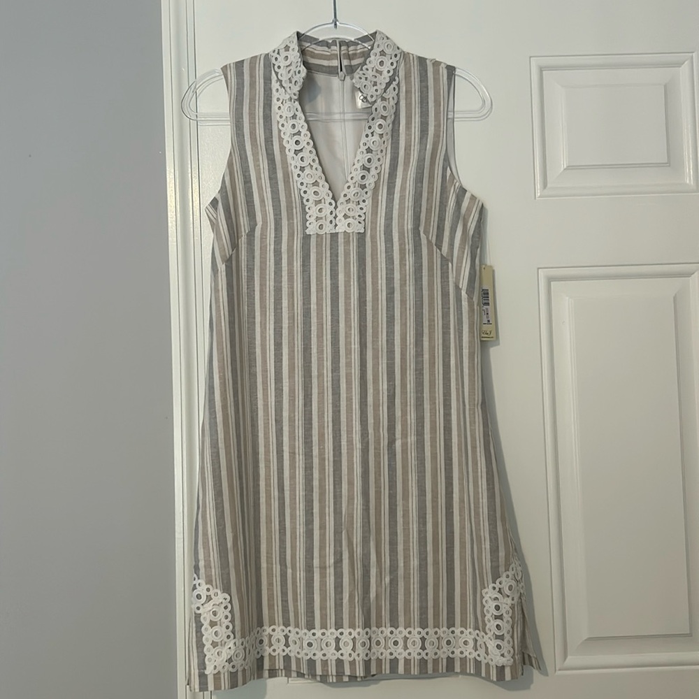 NEW Eliza J Summer dress with beautiful detail lace.